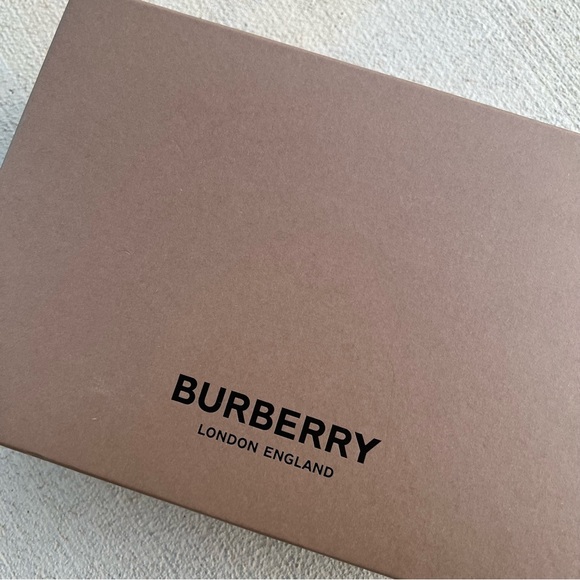 Burberry Kids Logo-Detail Check Ballerina Shoes, Size EU 35, UK 2.5 NEW in Box - Picture 12 of 16